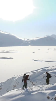 Erster Skitest-Abfahrt mit Hauni Haunholder und Matthias Mayr · 83° Ski the North