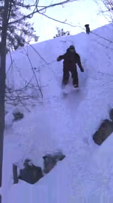 Premier saut depuis une falaise dans le Backcountry de la Upper Peninsula au Michigan · Upper Peninsula Backcountry