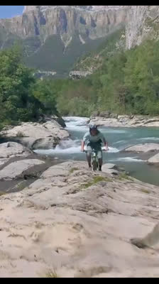 La coexistencia de los ciclistas y otros grupos en la montaña - Ara Salvaje