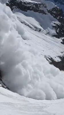 Reaction to an avalanche in Écrins with Nicolas Jean and Benjamin Védrines · Raide d’Écrins