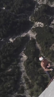 Damien Largeron, Tristan et Louna Ladevant commencent l’ascension à Firewall dans les Alpes bavaroises · Priceless Climb