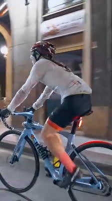 Start of Natalia Mastrota's cycling challenge from Gijón · Nat to the Summit