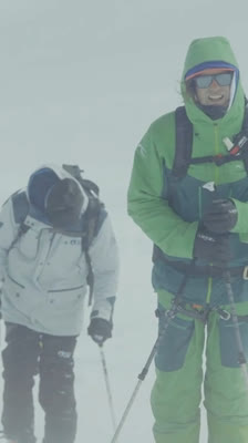 Szczyt Mount Elbrus z Richardem Amackerem, Thibaudem Duchosalem i Lucasem Swieykowskim · Worldwide Ski Adventures - Elbrus