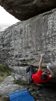 Escalada de “Paranormal Activity” en Sudáfrica con Carlo Traversi · Chasing Winter