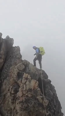 Pete McBride και Jake Norton μπροστά σε μια επικίνδυνη ανάβαση στο Όρος Κένυα: The Water Tower