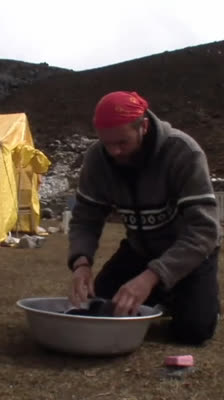 El plan del equipo para alcanzar el Campamento 1 y la aclimatación en altura en el Ama Dablam: Ama Dablam – Beyond The Void