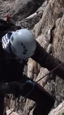 La decisión del equipo de descender por motivos de seguridad en el Ama Dablam: Ama Dablam – Beyond The Void