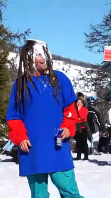 Sesión de snowboard con amigos en la aventura de Sylvain Bourbousson y Fred Couderc en 1000 Miles: 1000 Miles