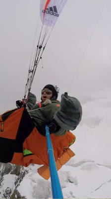 Antoine Girard sobrevuela el Karakórum y el Nanga Parbat en parapente · Flying to 8000 Metres