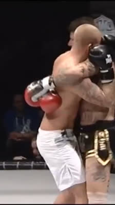 Josh Dennis vs Joe Emmons en Ultimate Warrior Challenge: inicio agresivo con potentes derechazos