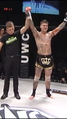 Joe Emmons vence a Josh Dennis en Ultimate Warrior Challenge: victoria por nocaut técnico con experiencia y dominio