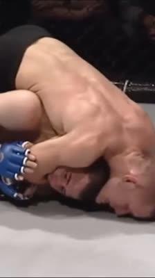 Ultimate Warrior Challenge UWC21: Scott vs Whiston – Whiston se salva de un estrangulamiento trasero