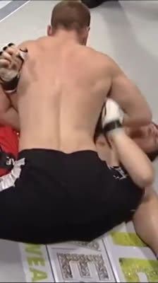 Ultimate Warrior Challenge UWC21: Piper vs Kubiewski – Derechazo inicial pone en apuros a Kubiewski