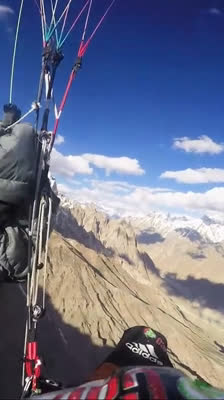 Aterrissagem em Paiju após um dia de voo no Karakoram com Antoine Girard: Flying to 8000 Metres
