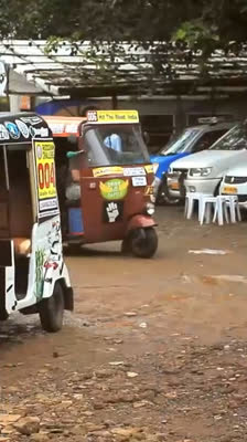 Rickshaw Adventure Across India with Ric Gazarian and Keith King: Hit The Road: India