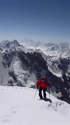 Avalancha en el Ice Cake Peak con Hansjörg Auer y Simon Anthamatten: riesgo extremo en la cara suroeste del Kunyang Chhish East · First Ascent