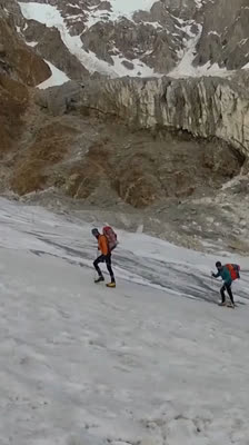 Tercer intento del día 1 de ascensión al Kunyang Chhish East en el Karakórum con Hansjörg Auer, Matthias Auer y Simon Anthamatten · First Ascent