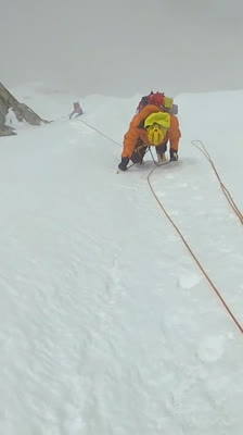 Tercer intento del día 2 de ascensión al Kunyang Chhish East en el Karakórum con Hansjörg Auer, Matthias Auer y Simon Anthamatten · First Ascent