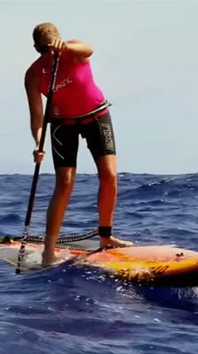 Stand Up Paddle journey in Hawaii: Morgan Hoesterey and Jenny Kalmbach overcome the ʻAlenuihāhā Channel after major challenges · Destination 3 Degrees