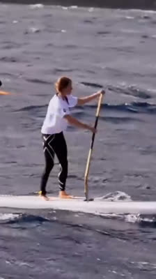 Morgan Hoesterey and Jenny Kalmbach cross northern Molokai by Stand Up Paddle in Hawaii · Destination 3 Degrees