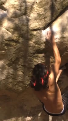 Charles comienza a escalar descalzo en Fontainebleau y descubre una roca perfecta para ello: Out of Sight II