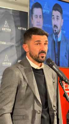 David Villa hace entrega los premios Quini