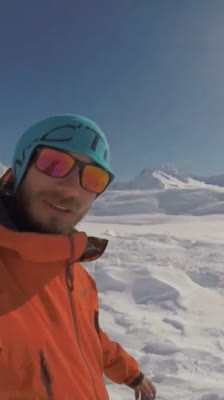 Hereniging van de overlevenden van Sugar Mountain en hun hoop op redding in Alaska