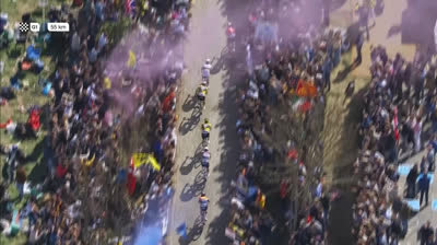 ATTAQUE DE POGACAR AU KWAREMONT | Van der Poel REMONTE DE LOIN - Flandres 2025