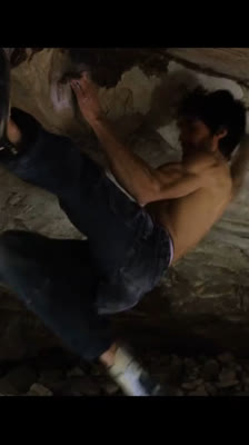 Niccolò Ceria a zdolání extrémně fyzicky náročného boulderu v Tennessee · Uncharted Lines