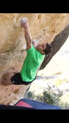 Bouldering i wspinaczka w Alcañiz (Hiszpania) z Pol Roca i Alberto Rocasolano · Uncharted Lines