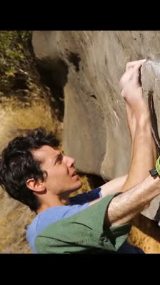 Chris Sharma i Paul Robinson odkrywają nowe obszary boulderingu i wspinaczki w Hiszpanii · Uncharted Lines