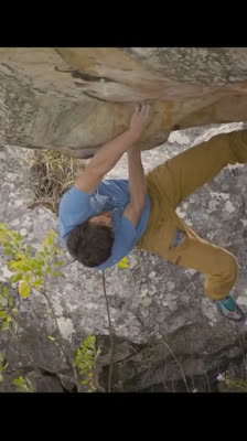 Ο Jimmy Webb και το bouldering στην Αφρική: εξερεύνηση νέων διαδρομών σε ανεξερεύνητες περιοχές αναρρίχησης · Uncharted Lines