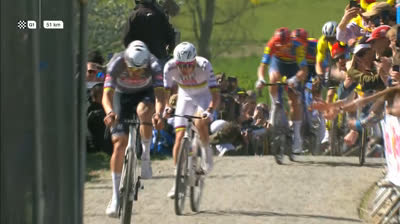 VAN DER POEL ATACA EN EL PATERBERG | Solo Pogacar puede seguirle - Flandes 2025