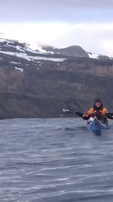Sarah Outen y Justine Curgenven afrontan su jornada más dura en kayak por las Islas Aleutianas, Alaska · Kayaking the Aleutians