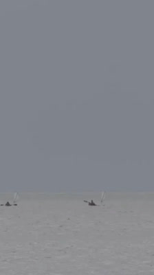 Sarah Outen y Justine Curgenven sobreviven a una travesía extrema de 13 horas en kayak por las Islas Aleutianas (Alaska) · Kayaking the Aleutians
