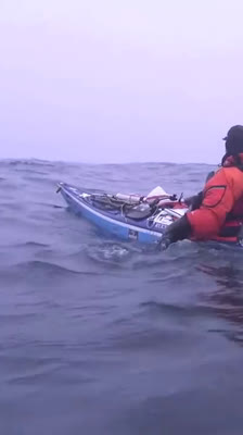 Justine Curgenven y Sarah Outen afrontan la etapa final de su travesía extrema en kayak por las Islas Aleutianas (Alaska) · Kayaking the Aleutians