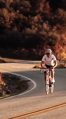El disfrute del ciclismo de carretera como forma de entrenamiento con Kurt Caselli: Resistencia, mente y preparación física - What !F