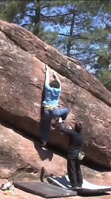 Pati Blasco in climbing and bouldering in Albarracín · The Fanatic Search 2