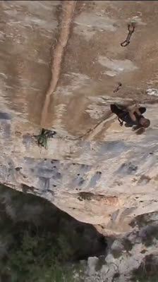Mariona Martí and Martina Čufar climbing and bouldering in Gorges du Verdon · The Fanatic Search 2