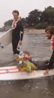 Homenaje a Francisco “Calá” Vicuña, pionero del surf en Chile · Old Dog / Viejo Perro