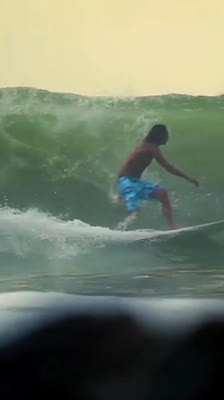 Sesión de surf con Chris Dennis en Trinidad y Tobago · Chris Dennis - Between Worlds