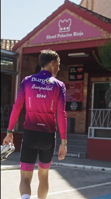DÍA DE DESCANSO EN LA VUELTA 2025 | Burgos Burpellet BH entre café, rodaje y mecánicos