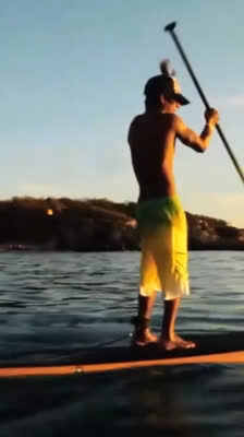 Rytuał wdzięczności dla morza podczas surfowania w Puerto Escondido: El sueño
