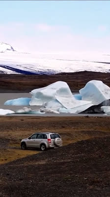 Kitesurfing Among Iceland’s Icebergs: Jérôme Josserand : Black and White Heaven