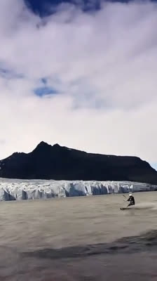 Kitesurf entre glaciares: Riding Iceland’s Ice with Jérôme Josserand : Black and White Heaven