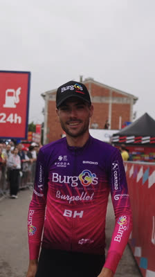 MARIO APARICIO SIGNS AUTOGRAPHS | Fan support before La Vuelta