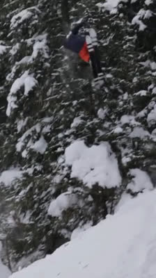 Esquí freeride entre montañas de Grindelwald y Andermatt (Suiza) con Wiley Miller, Tanner Rainville, Tatum Monod, Sämi Ortlieb, David Ortlieb y Duncan Adams · Small World