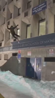 Urban freeride-ski i Boston (Massachusetts) med Will Berman og Khai Krepela · Small World