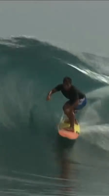 Surf med Keanu Asing, ungt hawaiiansk talent, i bølge-sessions · Instruments of Change