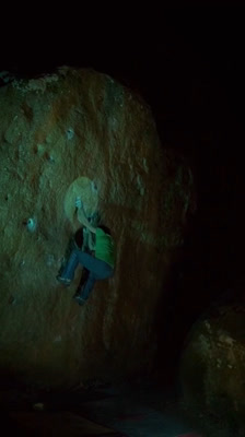 Night bouldering and climbing in Paris with Benjamin Rueck · Paris by Night / Paris la Nuit